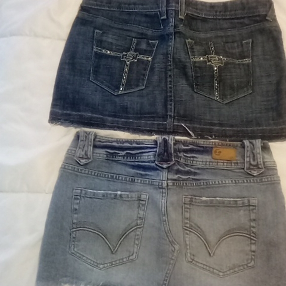 Clothes - Picture 4 of 4